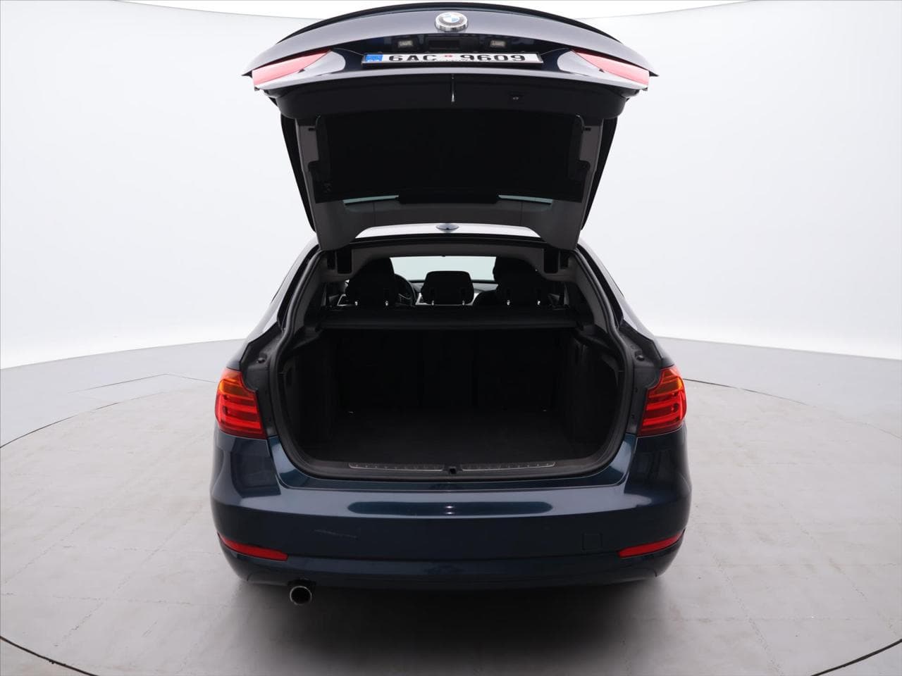 2013 BMW 3-SERIES - 9