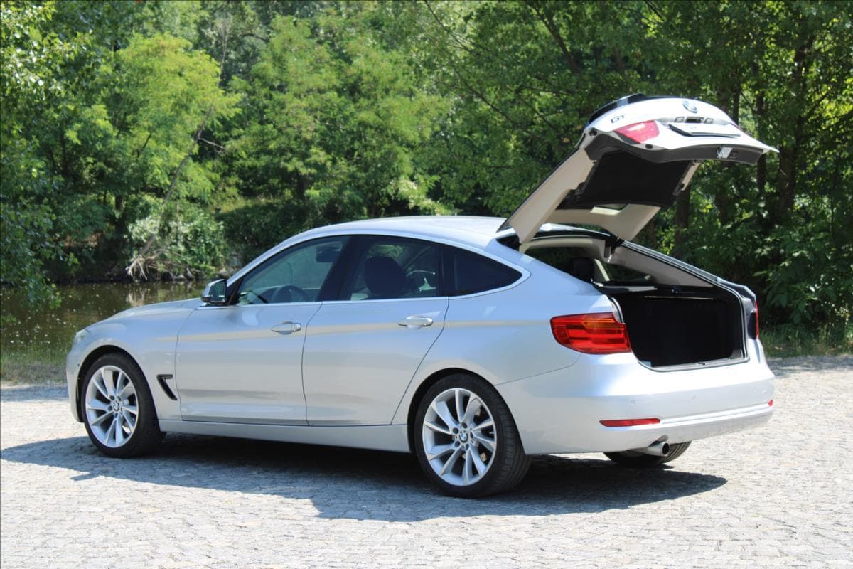 2013 BMW 3-SERIES - 10