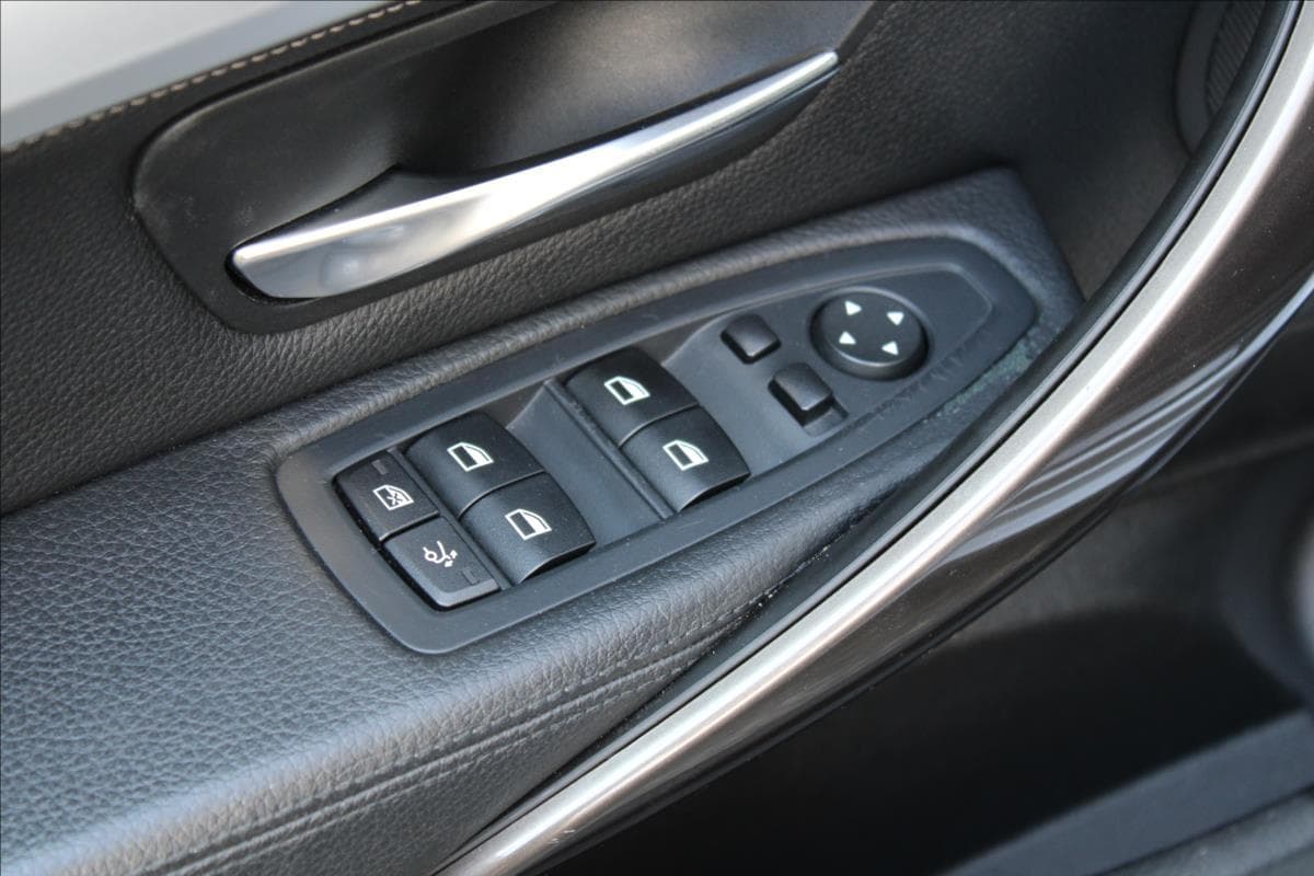 2013 BMW 3-SERIES - 16