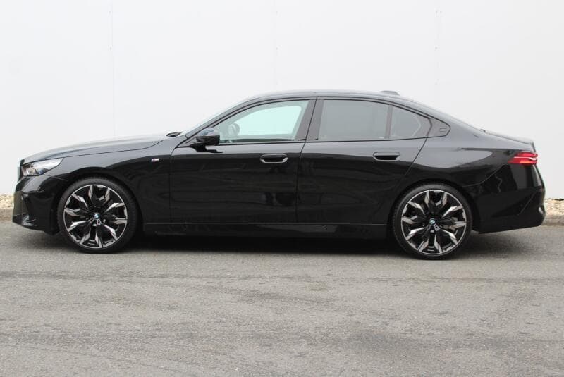 2025 BMW 5-Series - 9