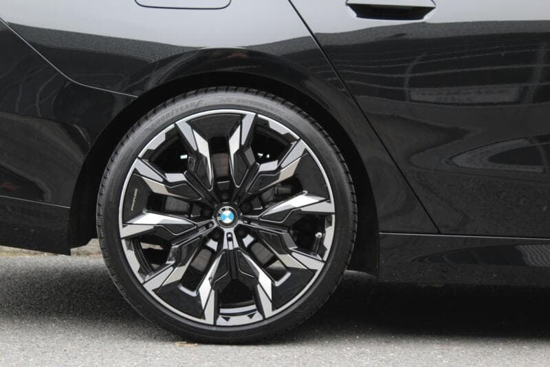 2025 BMW 5-Series - 6