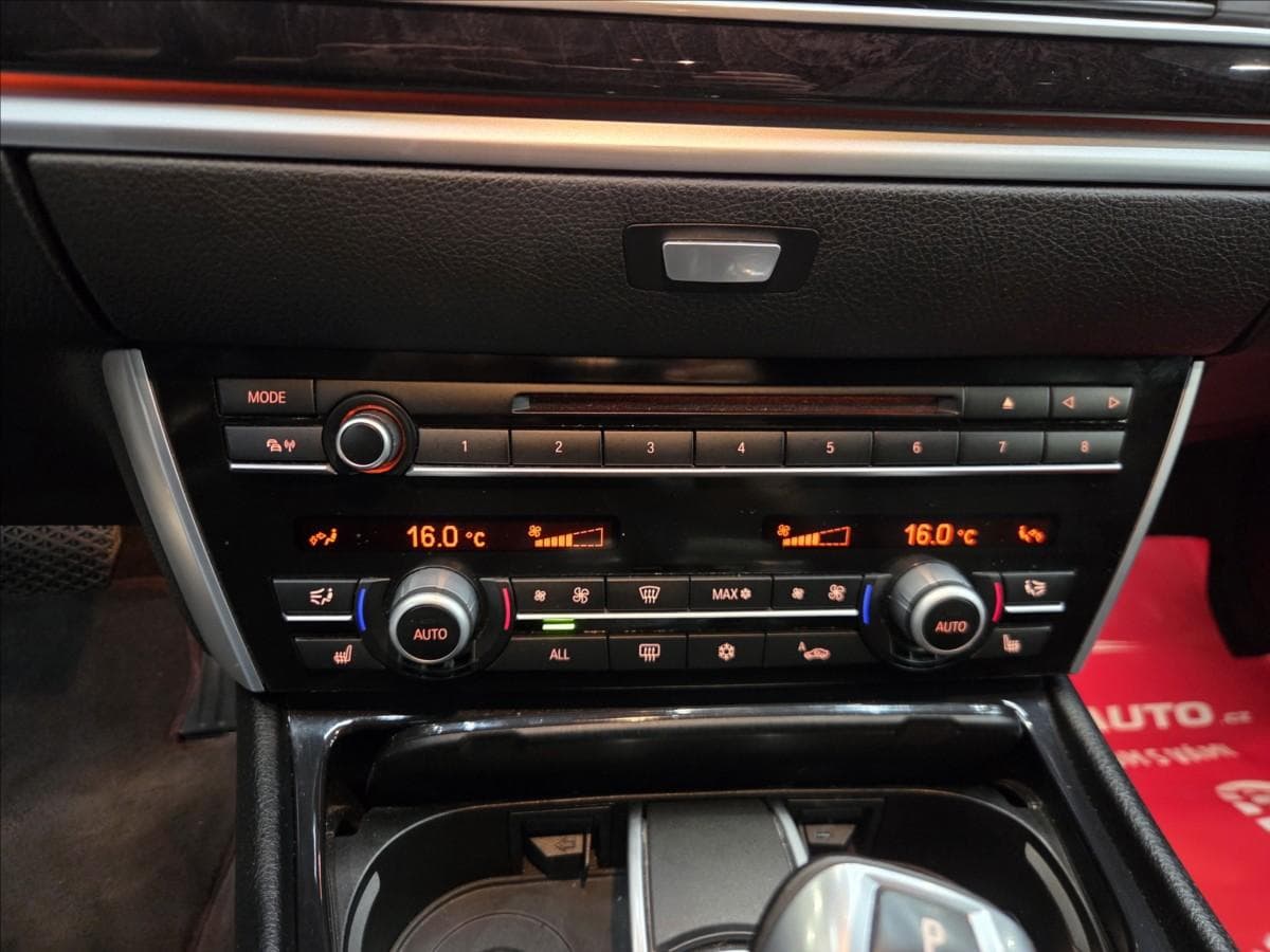2011 BMW 5-SERIES - 12