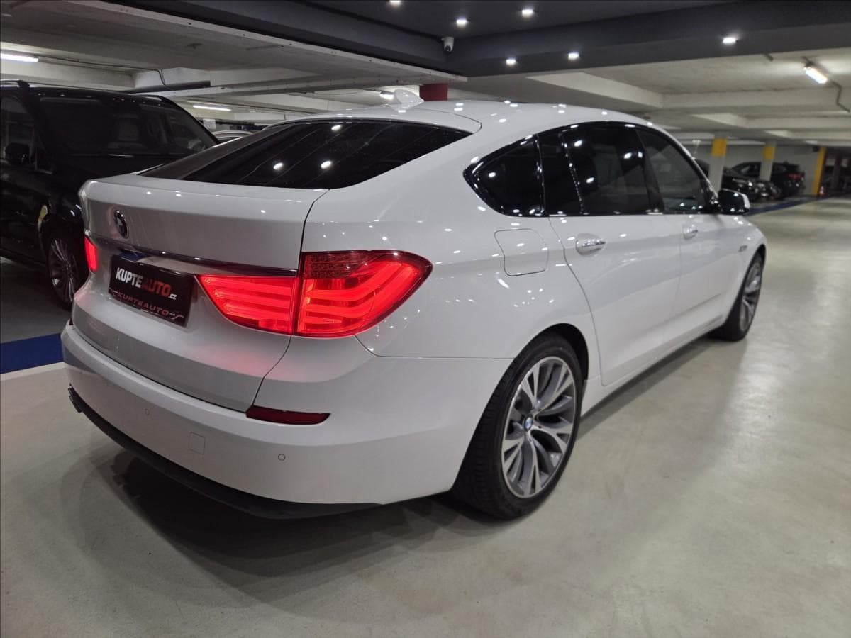 2011 BMW 5-SERIES - 3