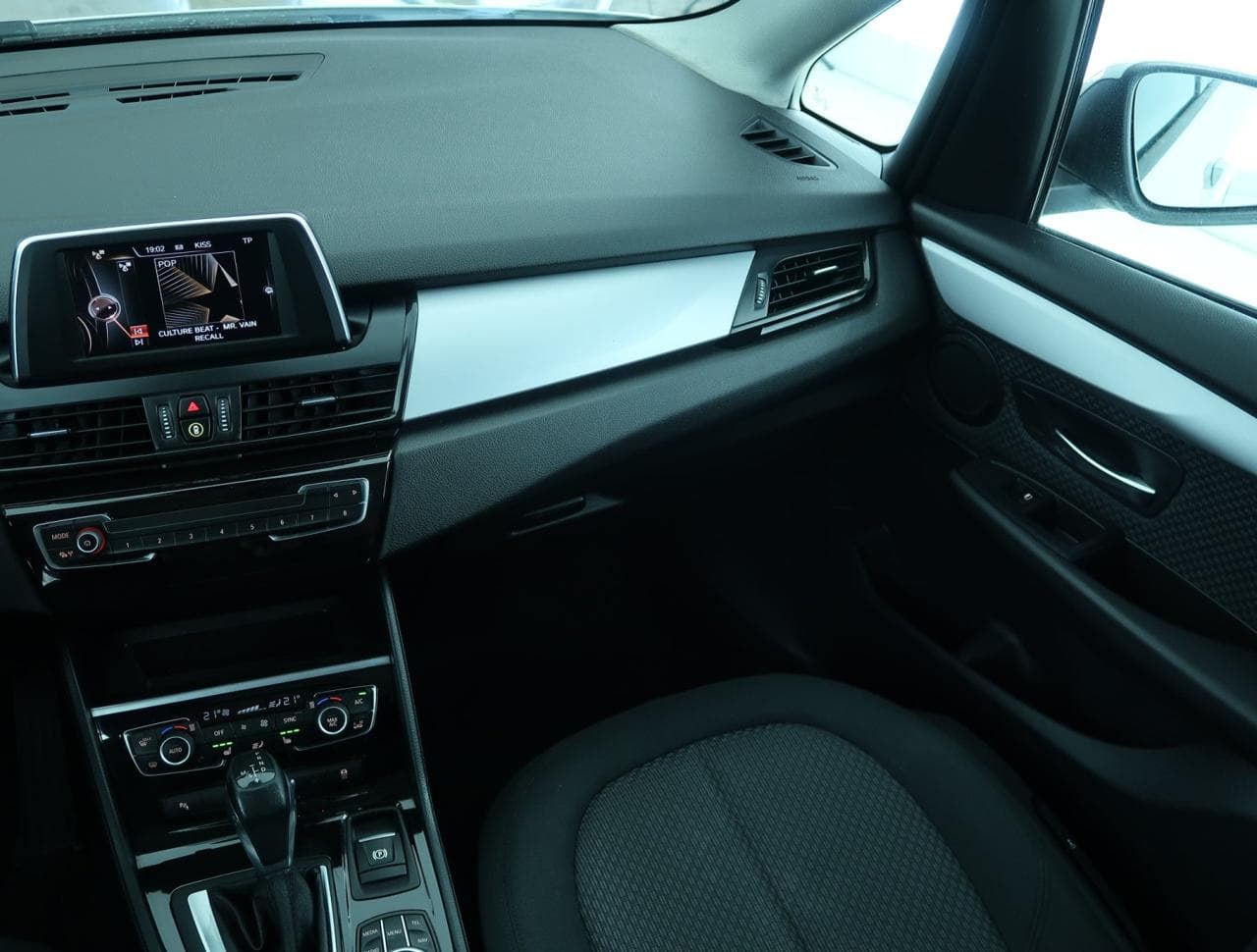 2017 BMW 2-SERIES - 11