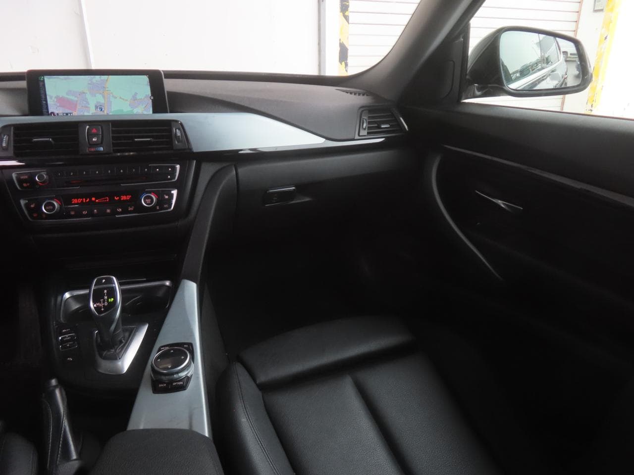 2014 BMW 3-Series - 11