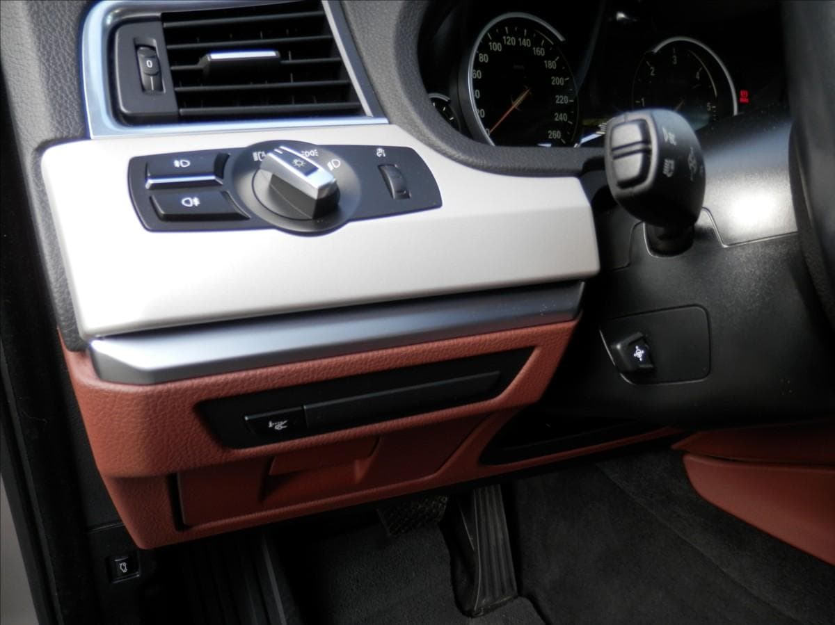 2015 BMW 5-Series - 14