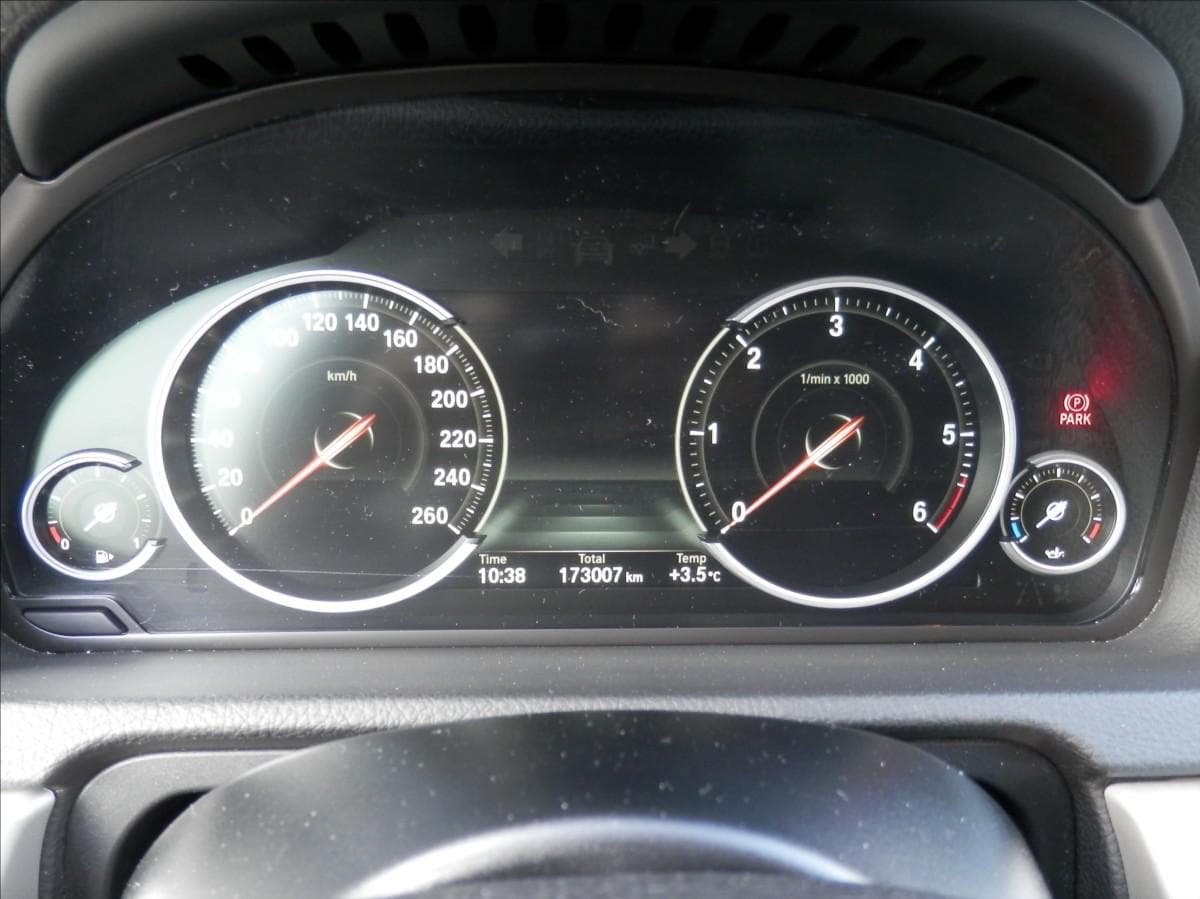 2015 BMW 5-Series - 10