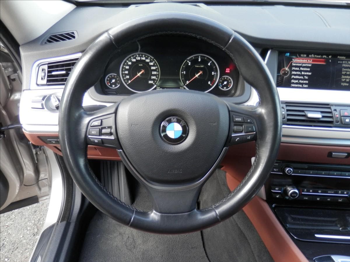 2015 BMW 5-Series - 9