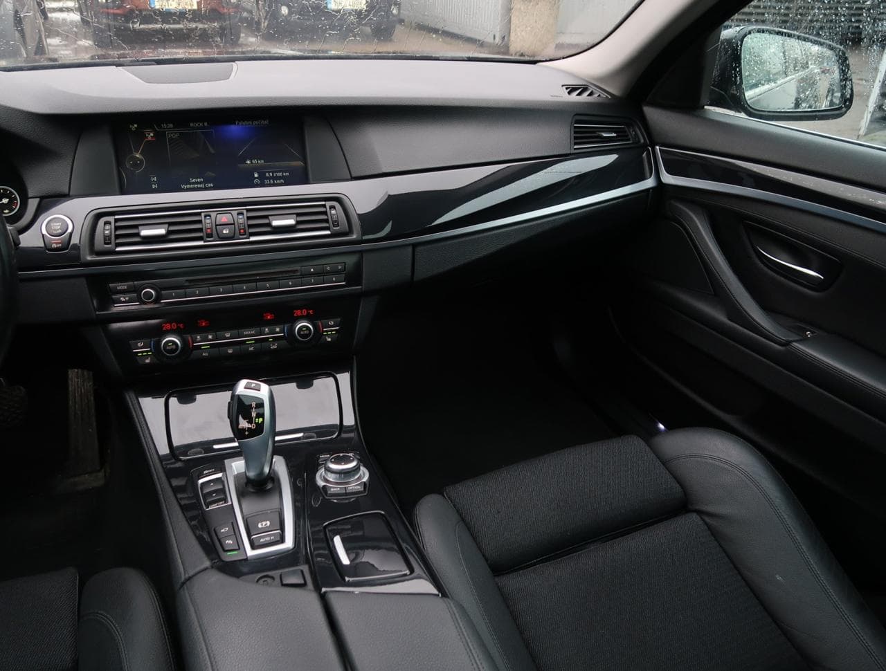 2013 BMW 5-Series - 11