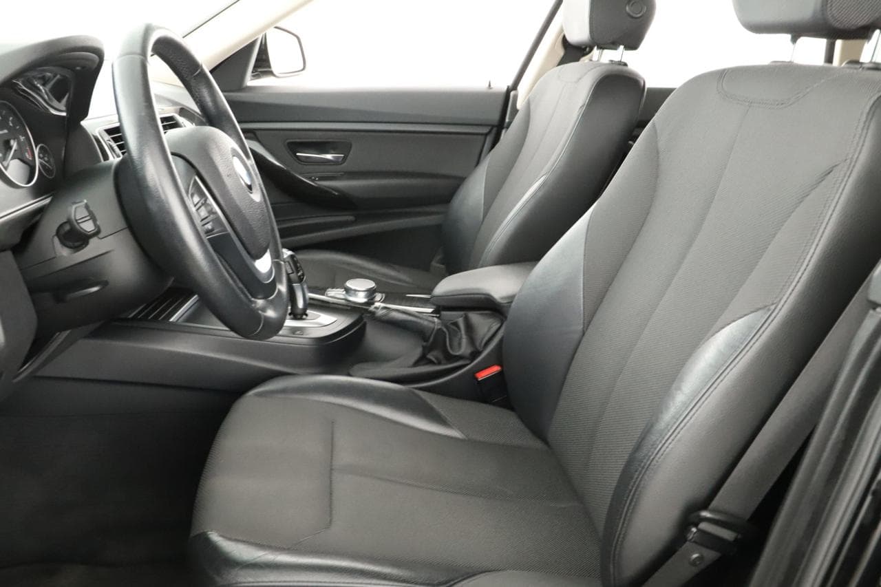 2017 BMW 3-Series - 13