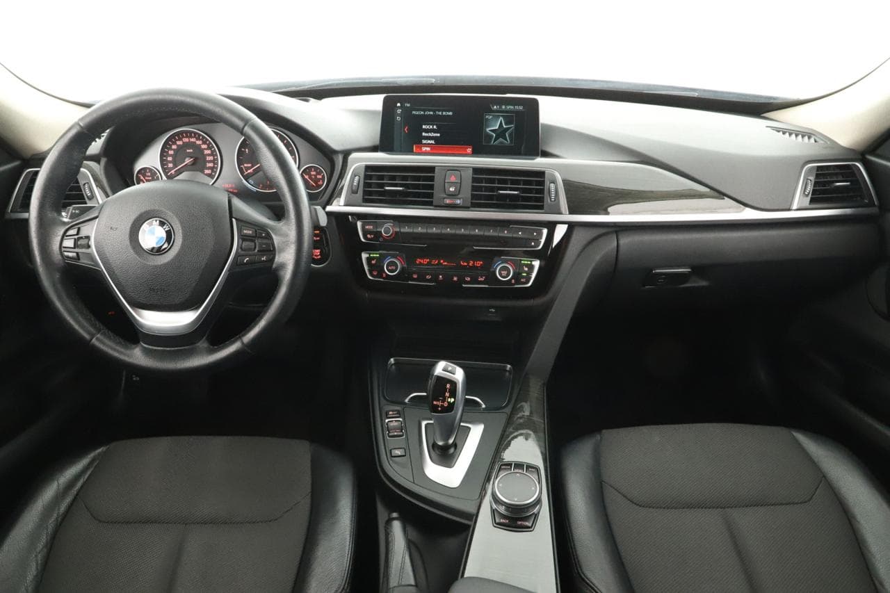 2017 BMW 3-Series - 9