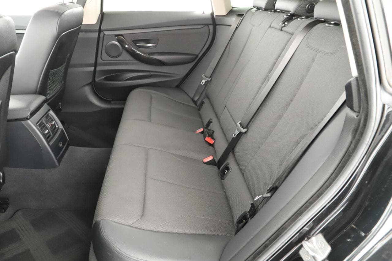 2017 BMW 3-Series - 12