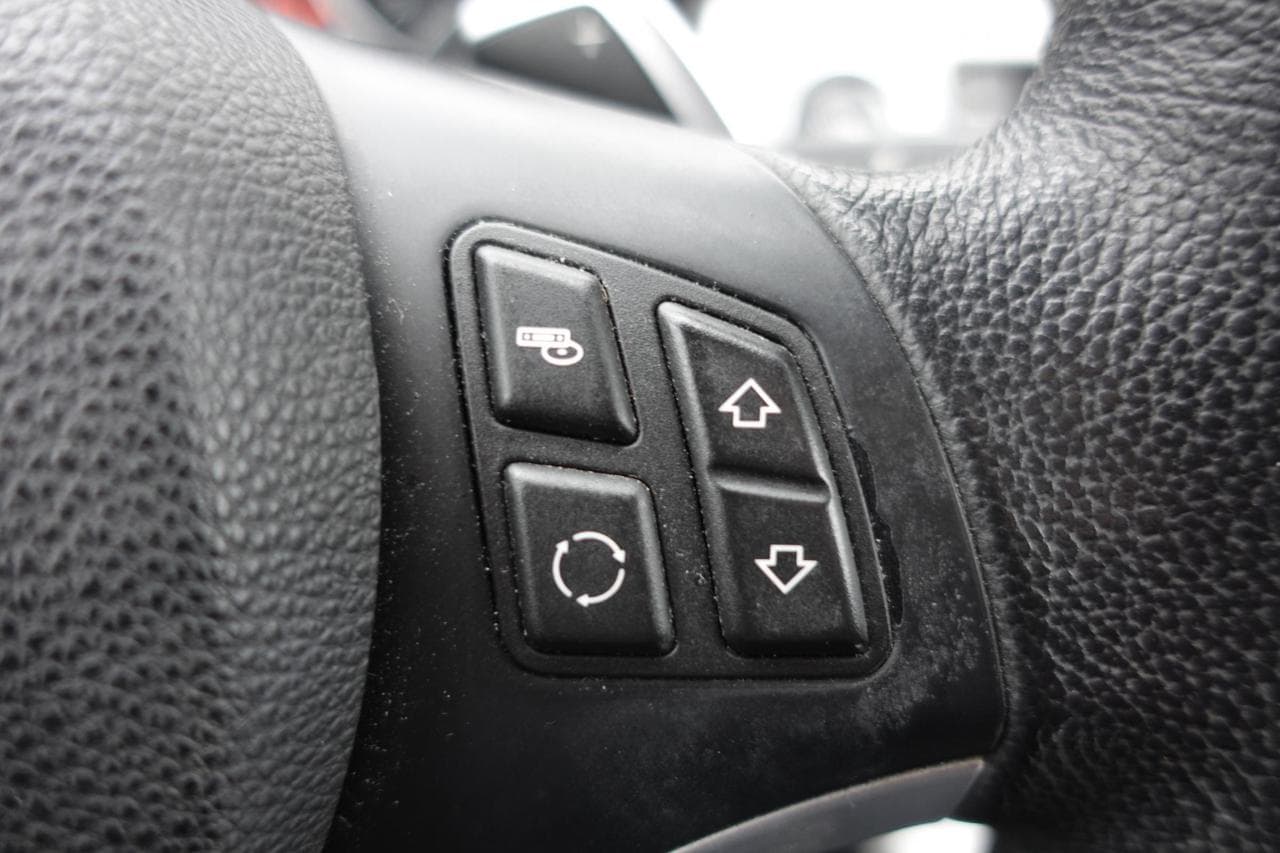 2010 BMW 3-Series - 17