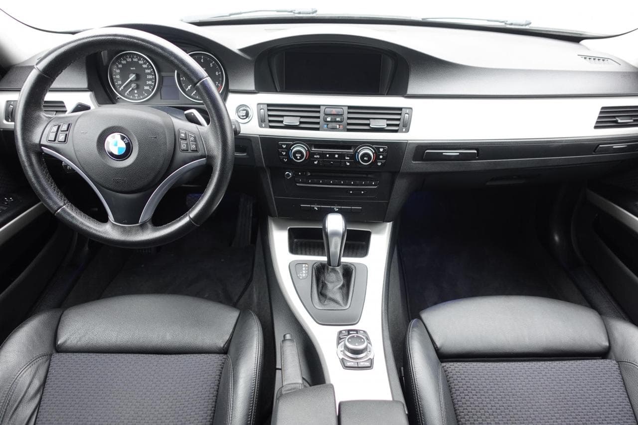 2010 BMW 3-Series - 8