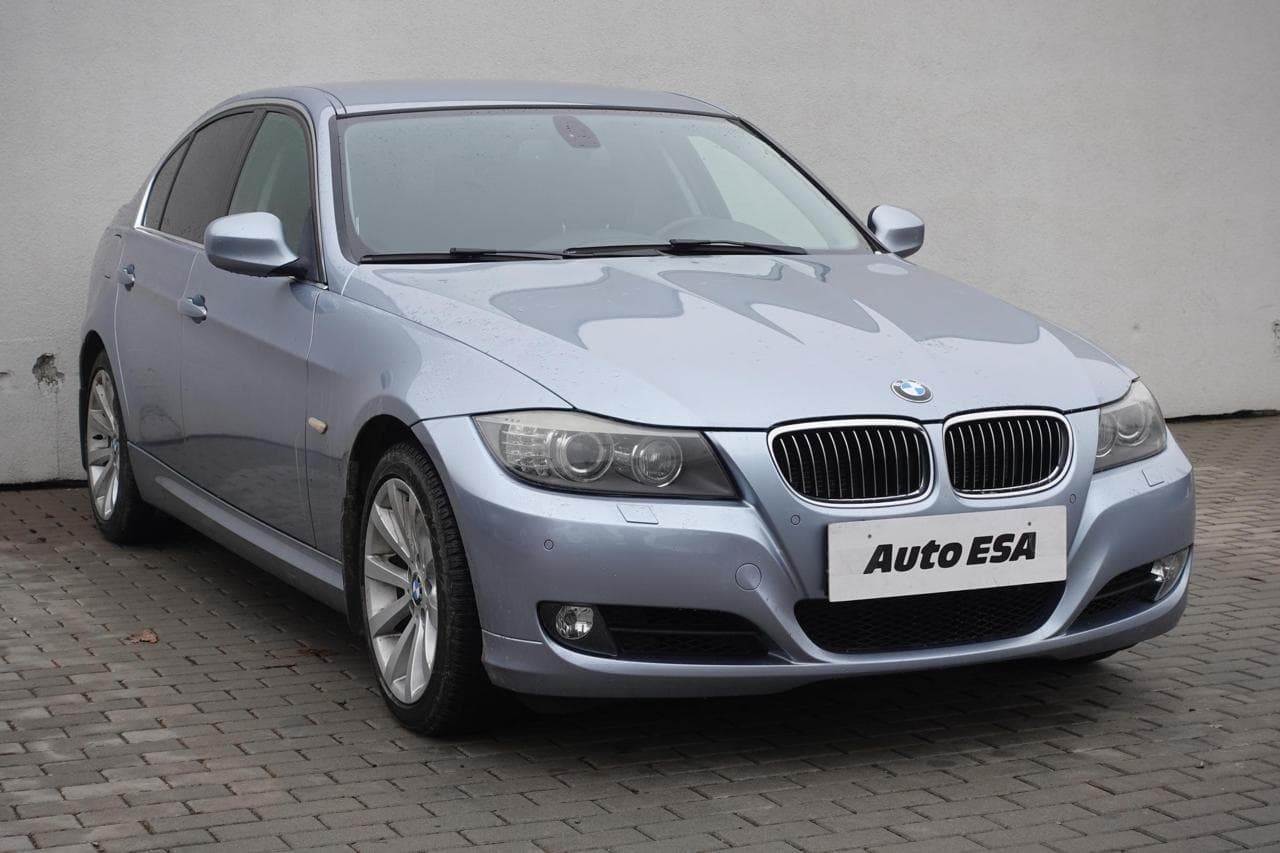 BMW Řada 3 3.0i sedan