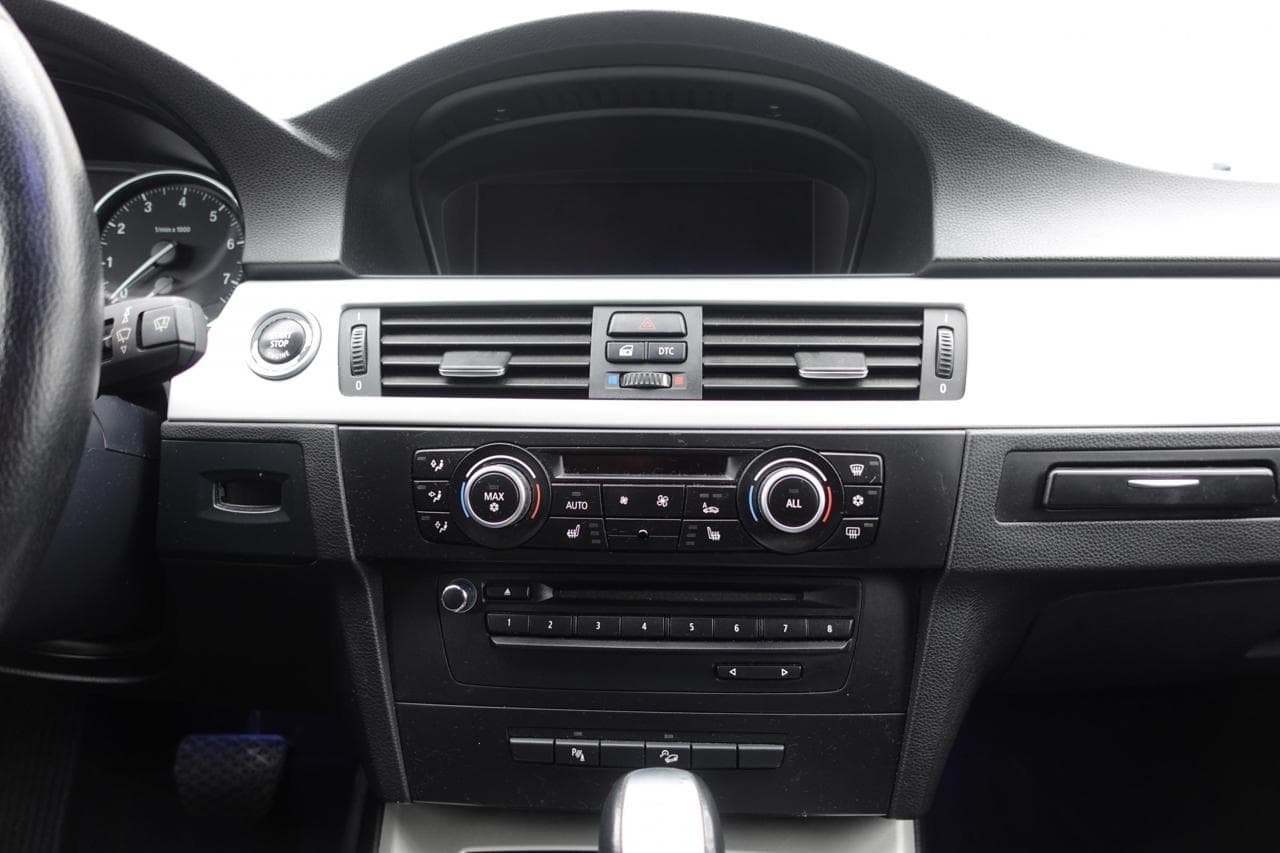 2010 BMW 3-Series - 9