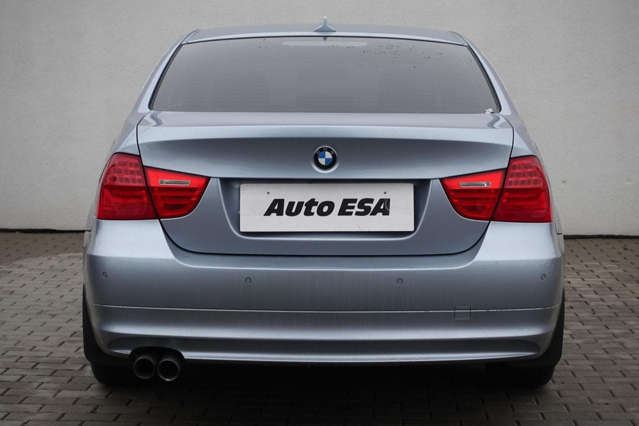 2010 BMW 3-Series - 5