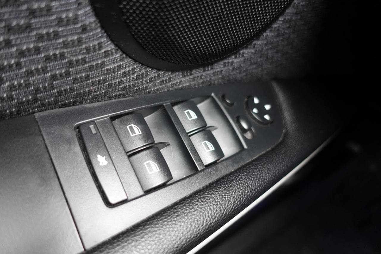 2010 BMW 3-Series - 14