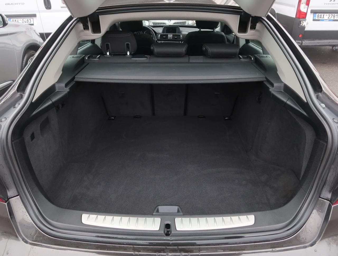2017 BMW 3-SERIES - 19