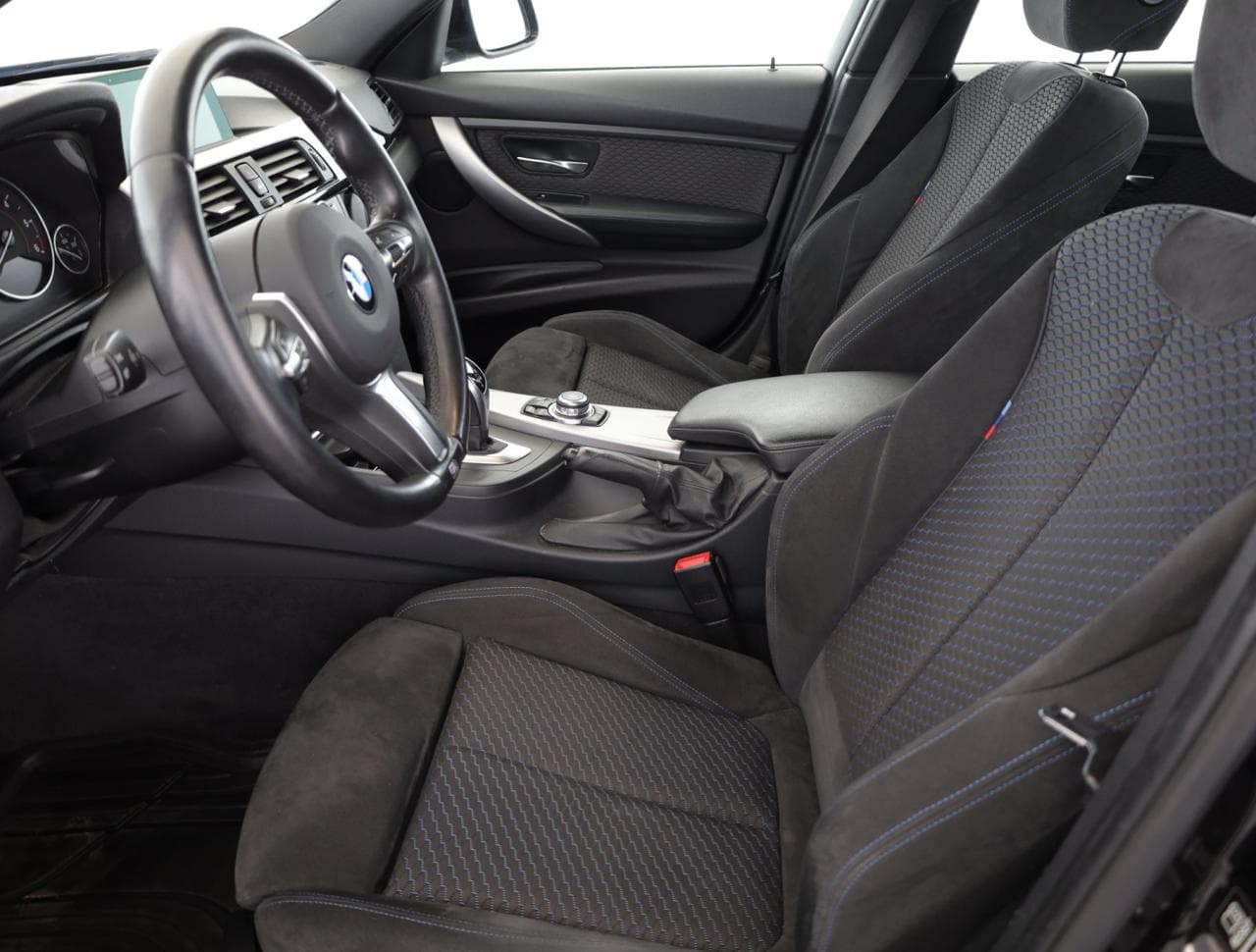 2012 BMW 3-Series - 13