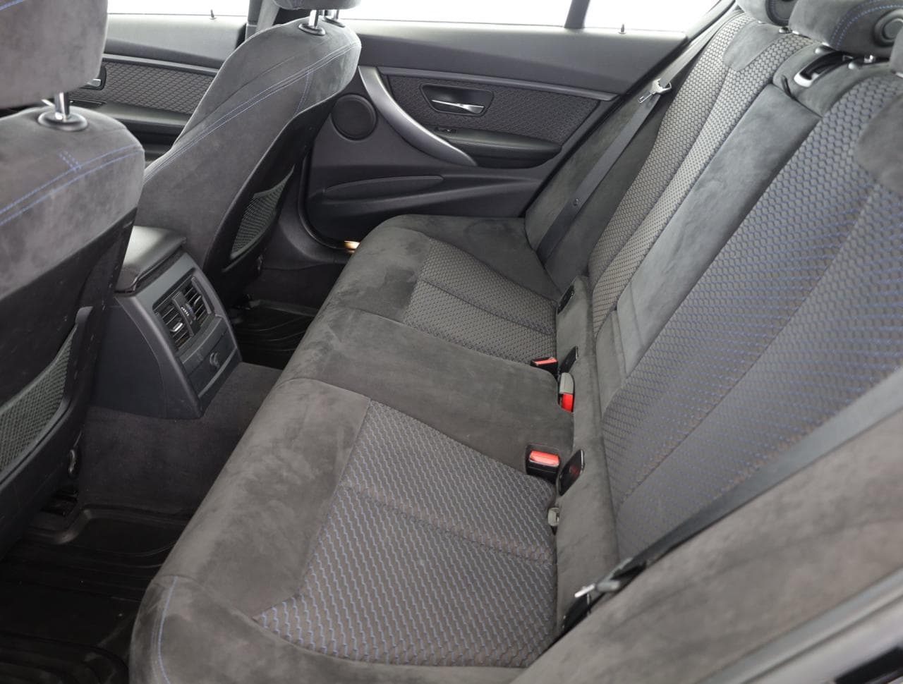 2012 BMW 3-Series - 12