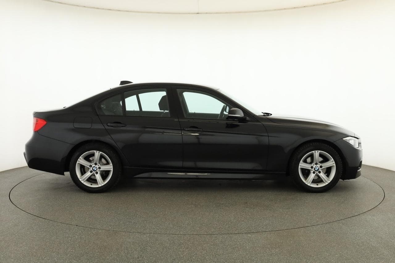 2012 BMW 3-Series - 8