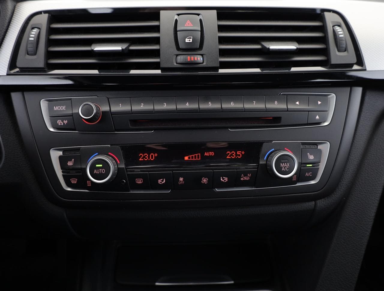 2012 BMW 3-Series - 16