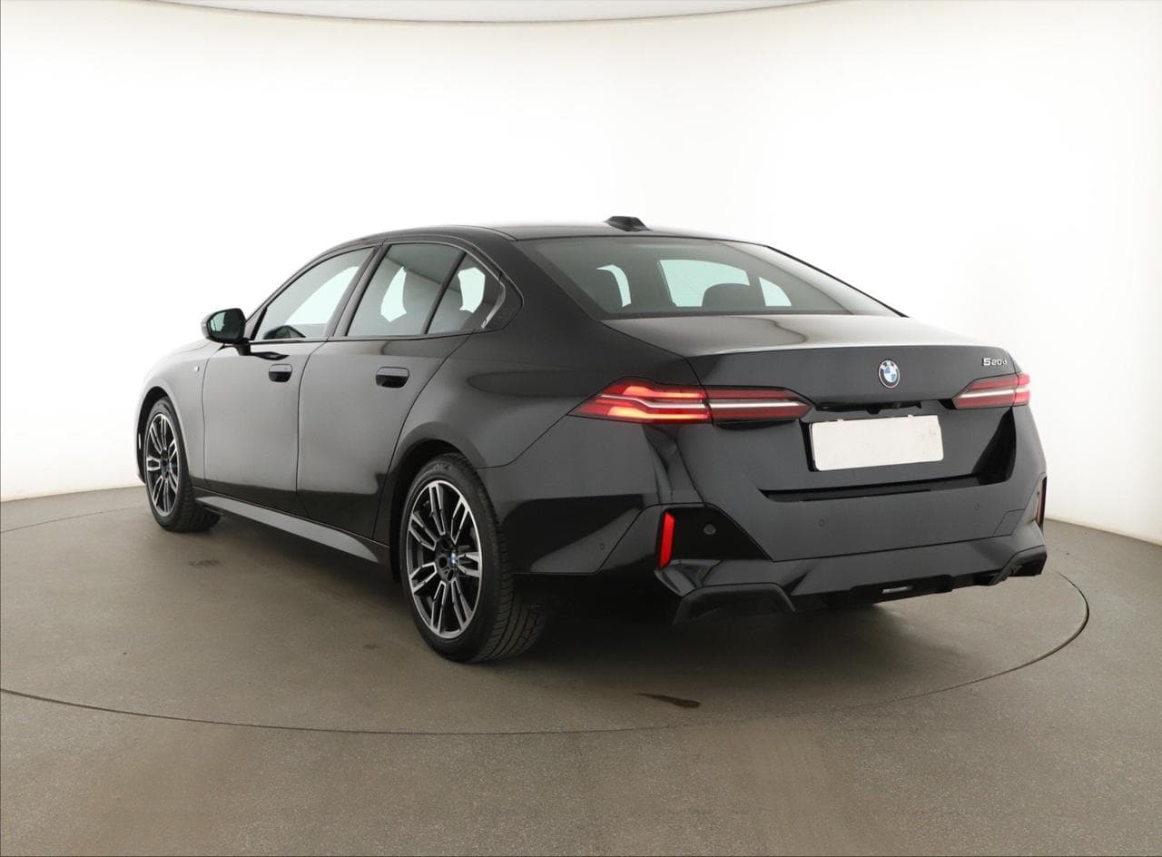 2023 BMW 5-Series - 5