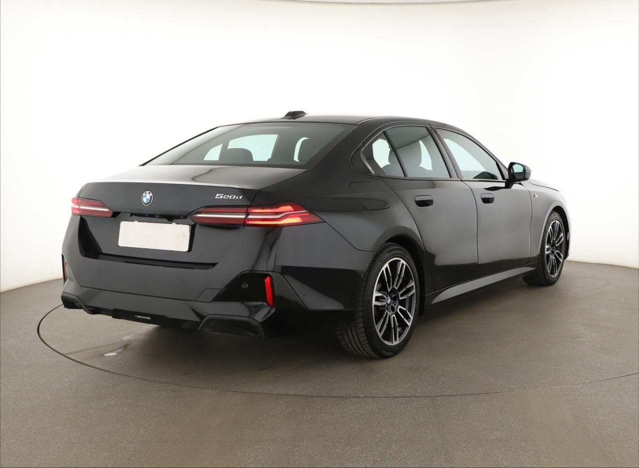 2023 BMW 5-Series - 7