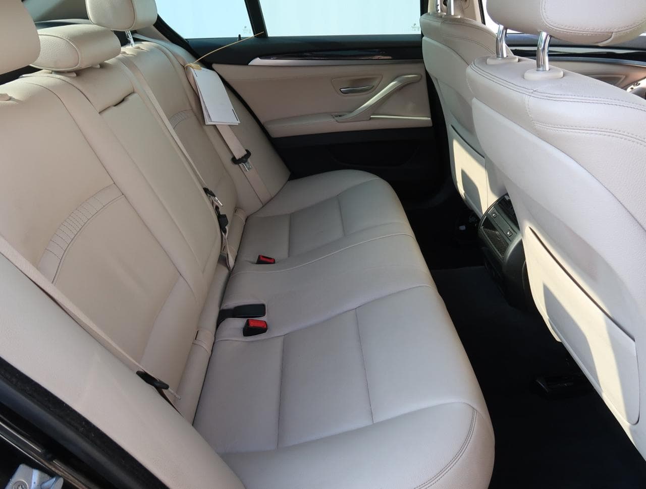 2016 BMW 5-Series - 13