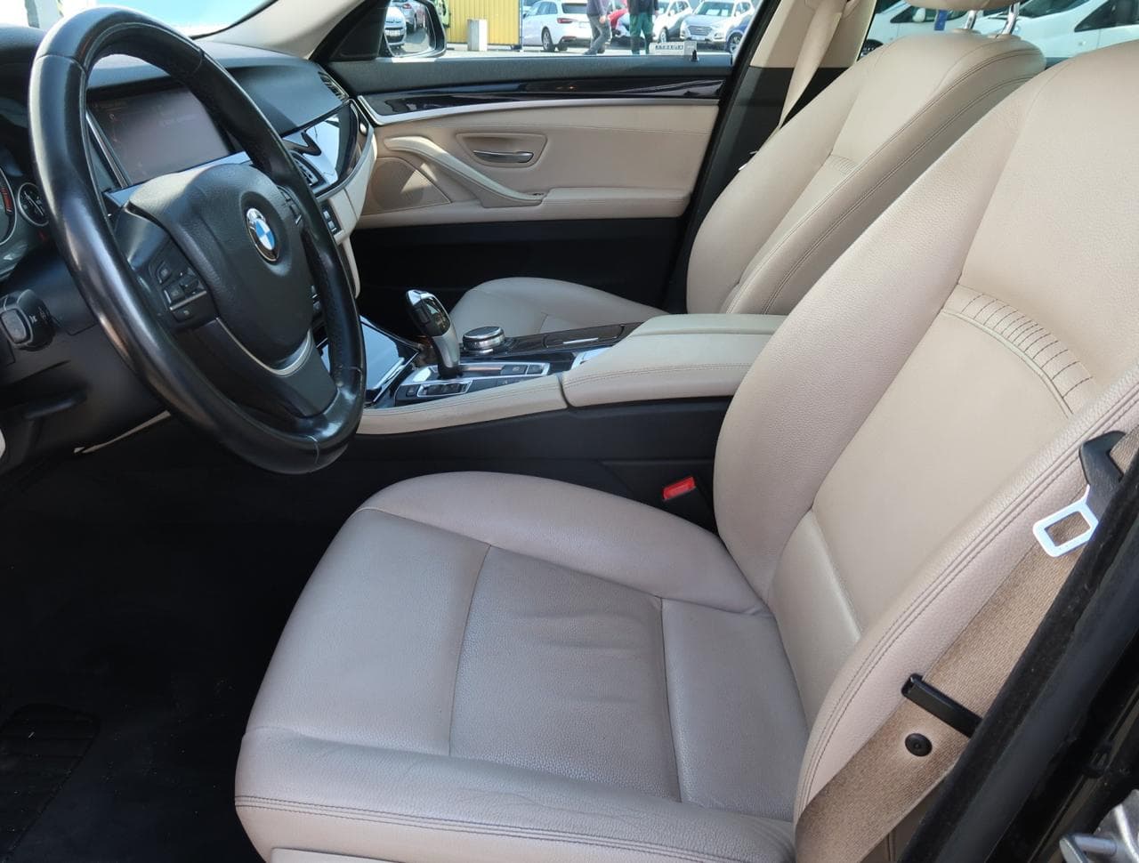 2016 BMW 5-Series - 16