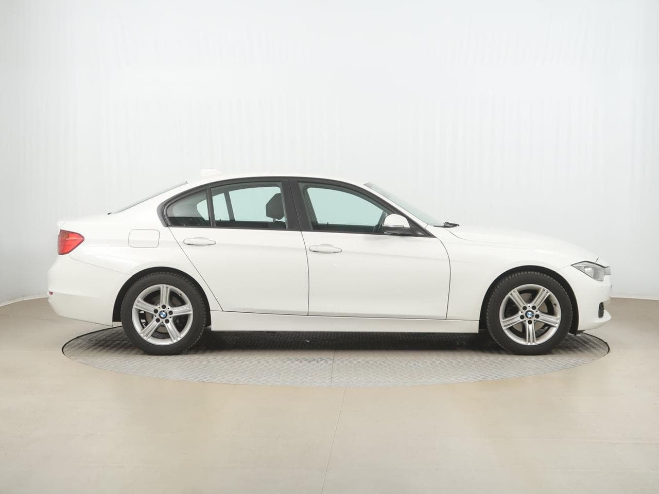2012 BMW 3-SERIES - 8