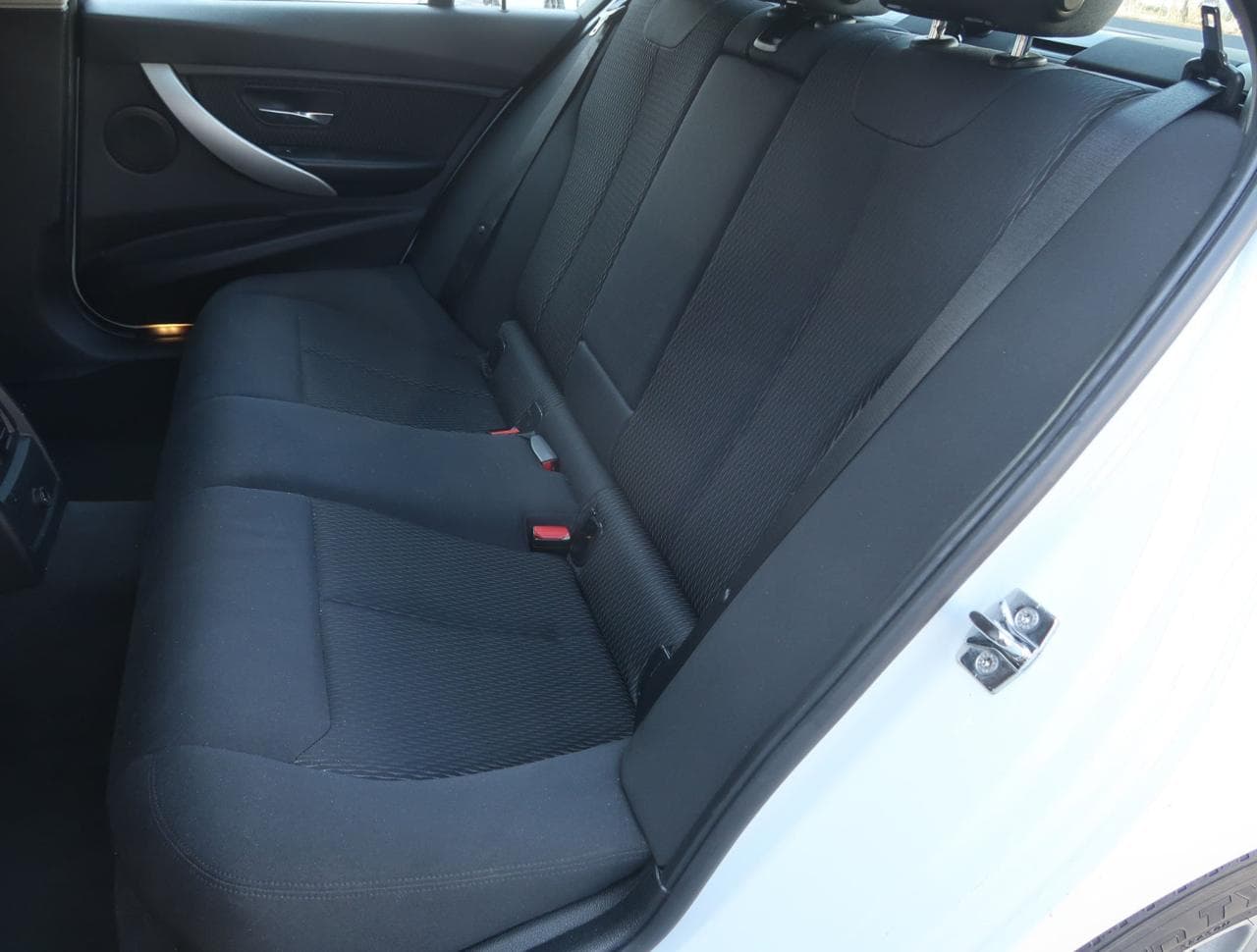 2012 BMW 3-SERIES - 15