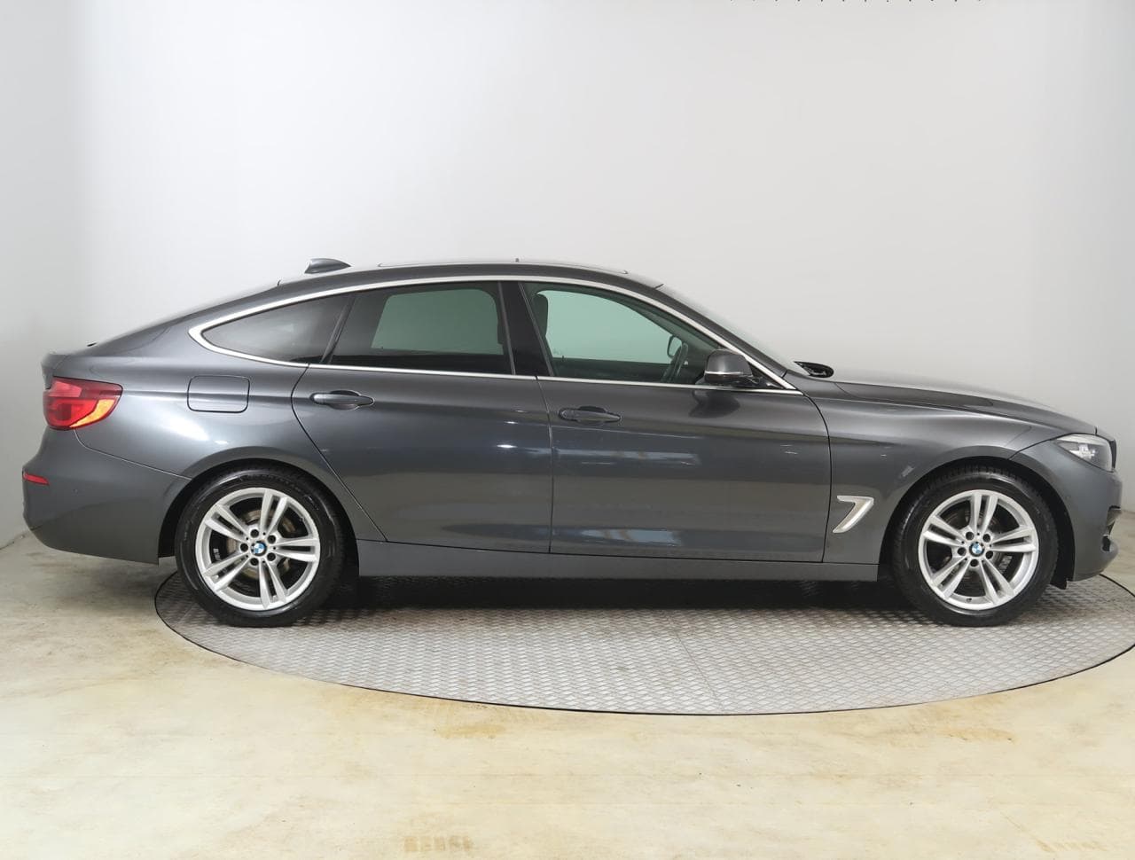 2020 BMW 3-Series - 8