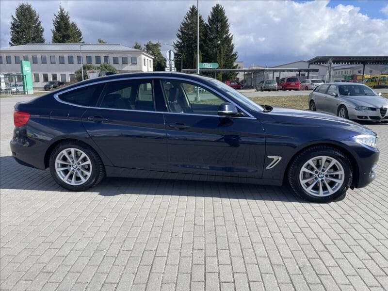2015 BMW 3-Series - 9