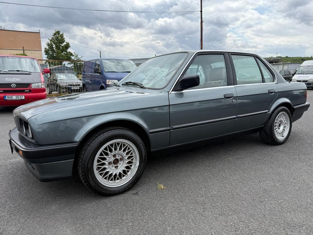 1989 BMW 3-SERIES