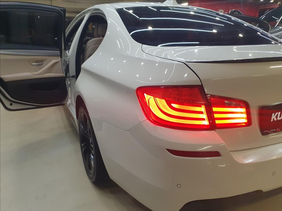 2011 BMW 5-SERIES - 19