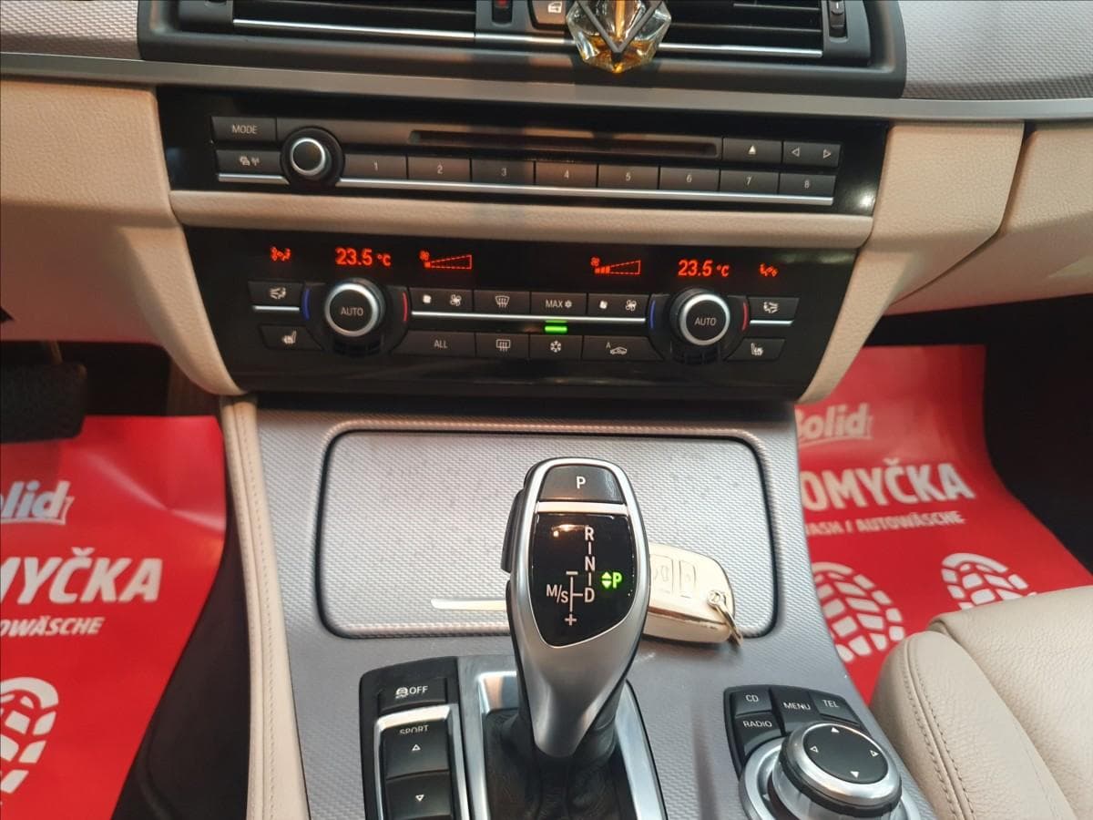 2011 BMW 5-SERIES - 16