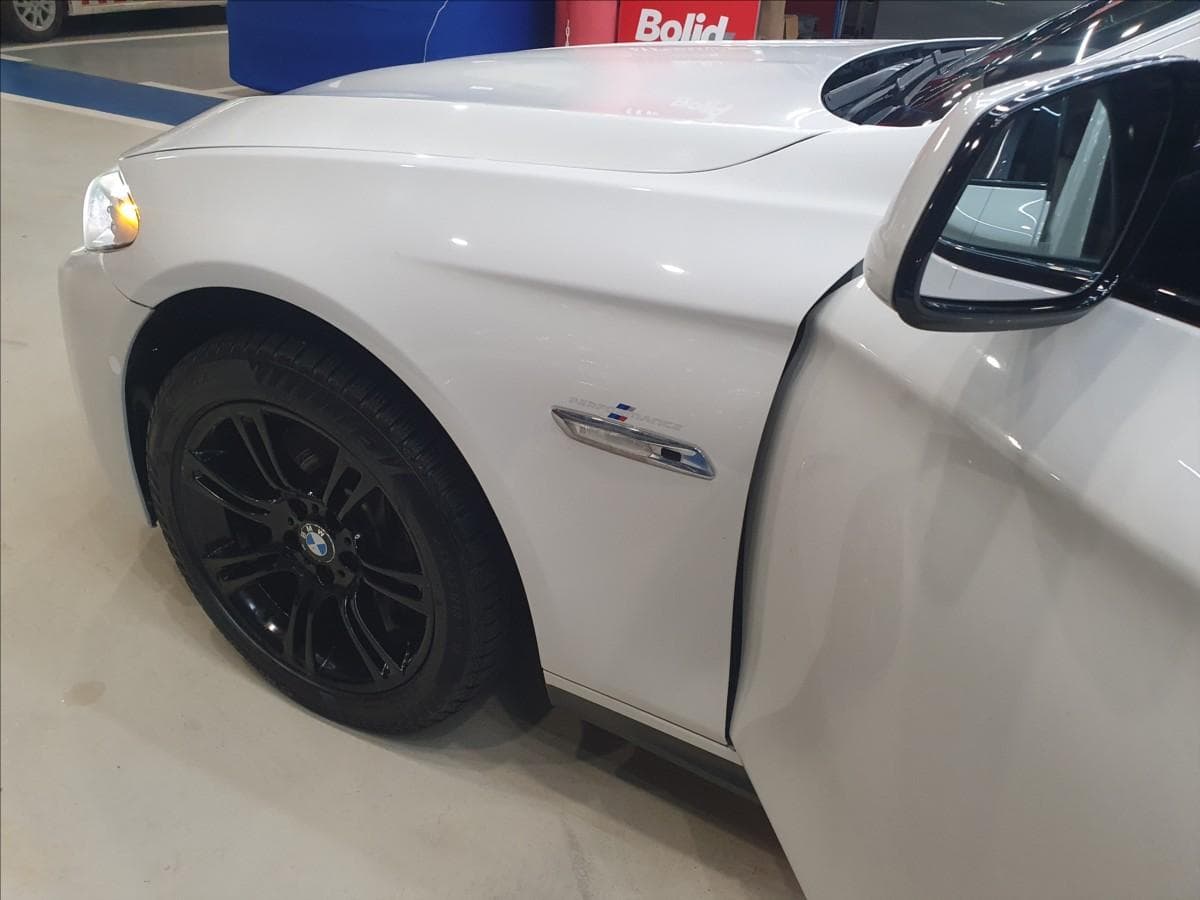 2011 BMW 5-SERIES - 20