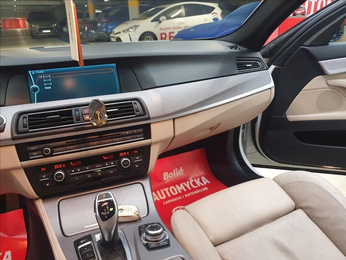 2011 BMW 5-SERIES - 15