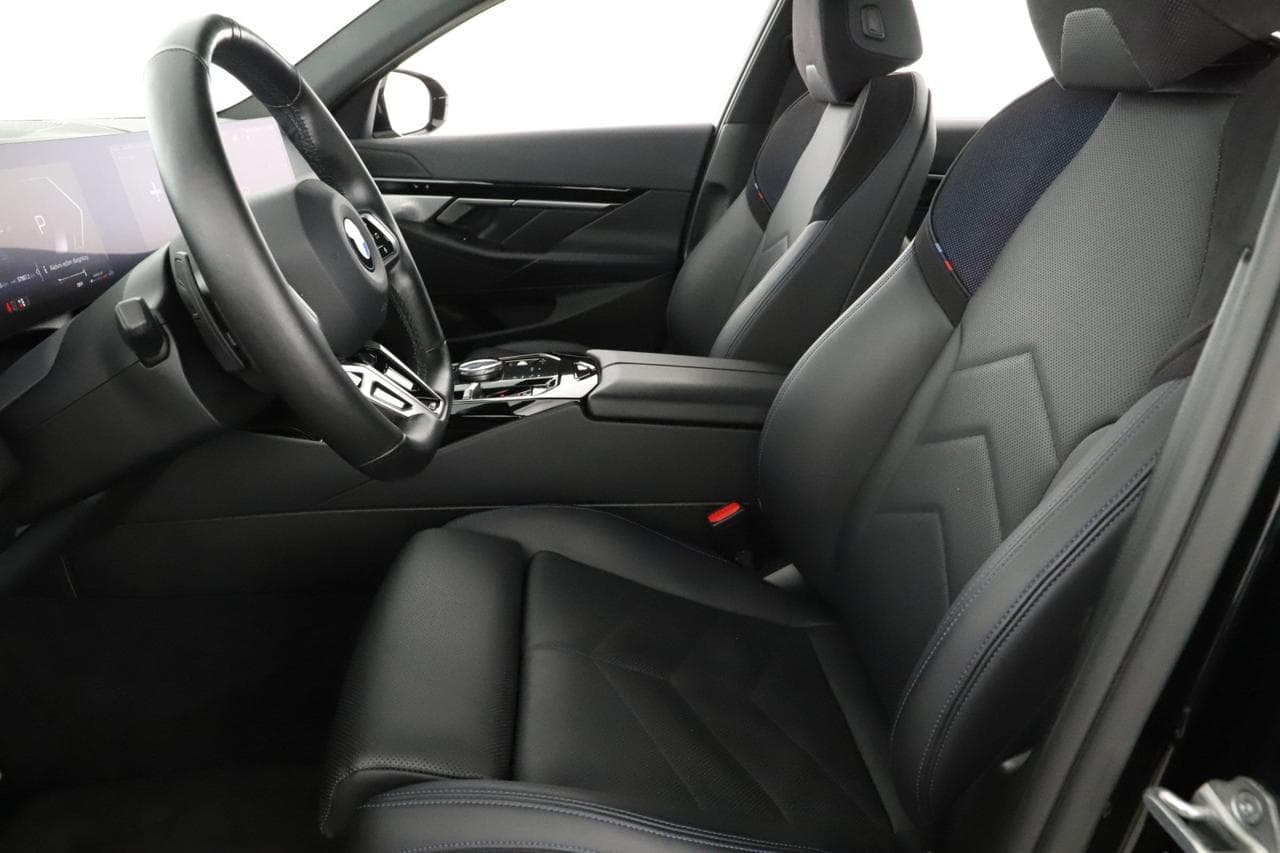 2023 BMW 5-Series - 13