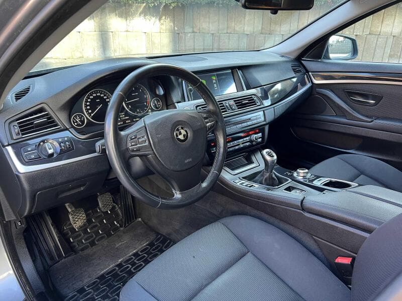 2011 BMW 5-SERIES - 9