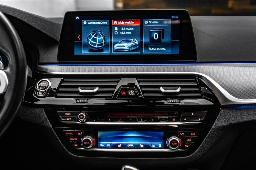 2017 BMW 5-Series - 29