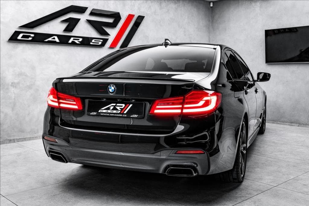 2017 BMW 5-Series - 11