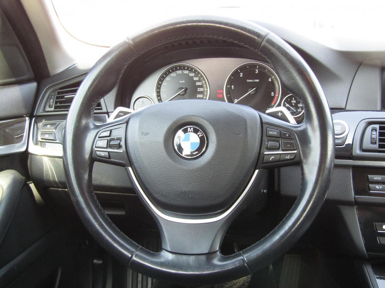 2010 BMW 5-Series - 25