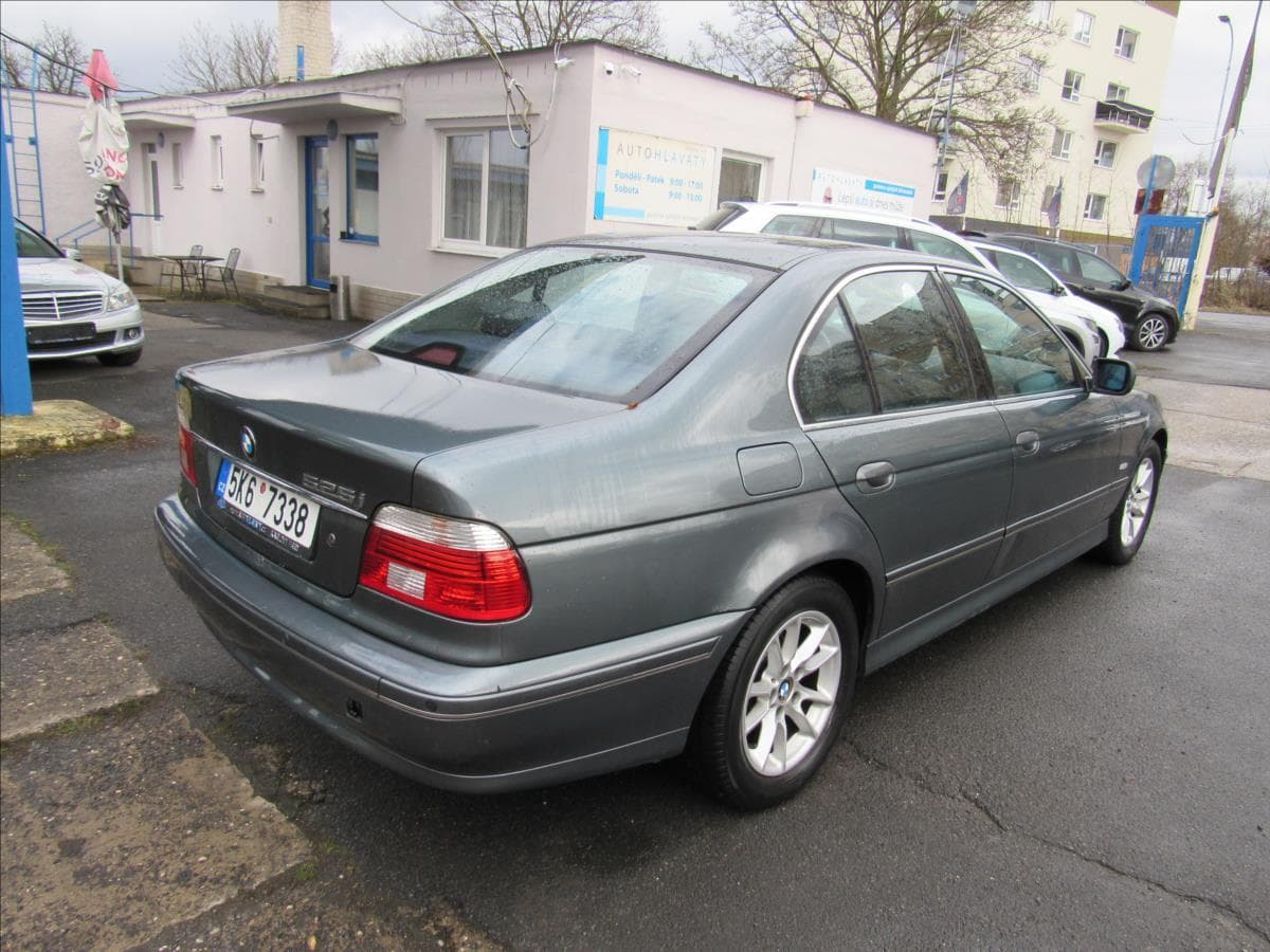2003 BMW 5-Series - 11