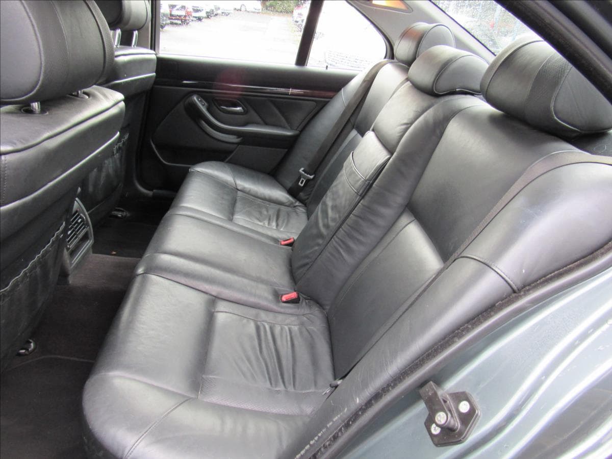 2003 BMW 5-Series - 19