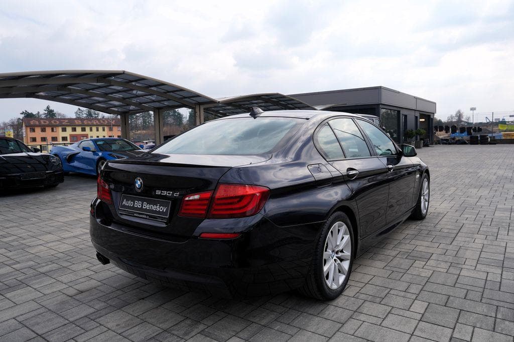 2011 BMW 5-SERIES - 6