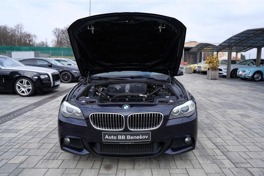 2011 BMW 5-SERIES - 9