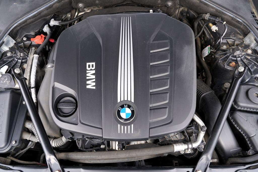2011 BMW 5-SERIES - 10